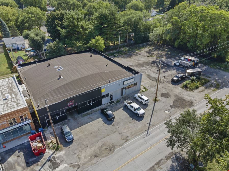 ±10,000 SF Multi-Tenant Industrial | ±5,000 SF Available | For Sale or Lease