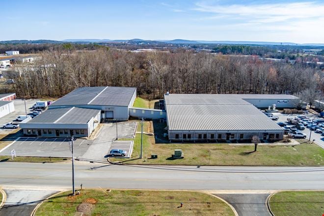 Preview of Industrial space for Rent at 144 Jetplex Ln