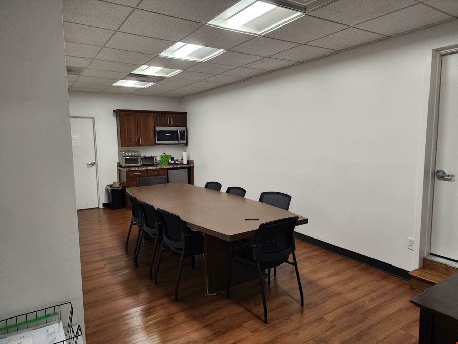 Commercial Building with Abundant Parking for Lease