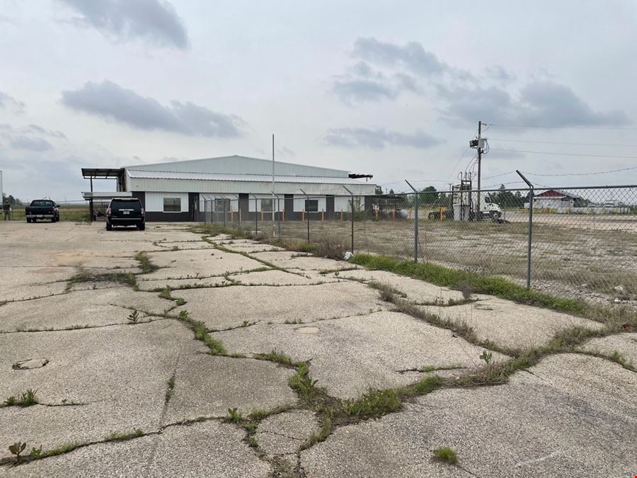 Truck Terminal/Auction Yard - Reduced!