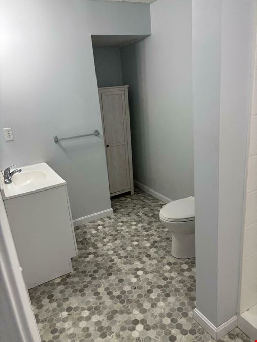 10 Unit-Mixed Use in Townsend, MA 