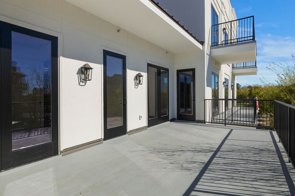 Mixed Use Commercial Building
