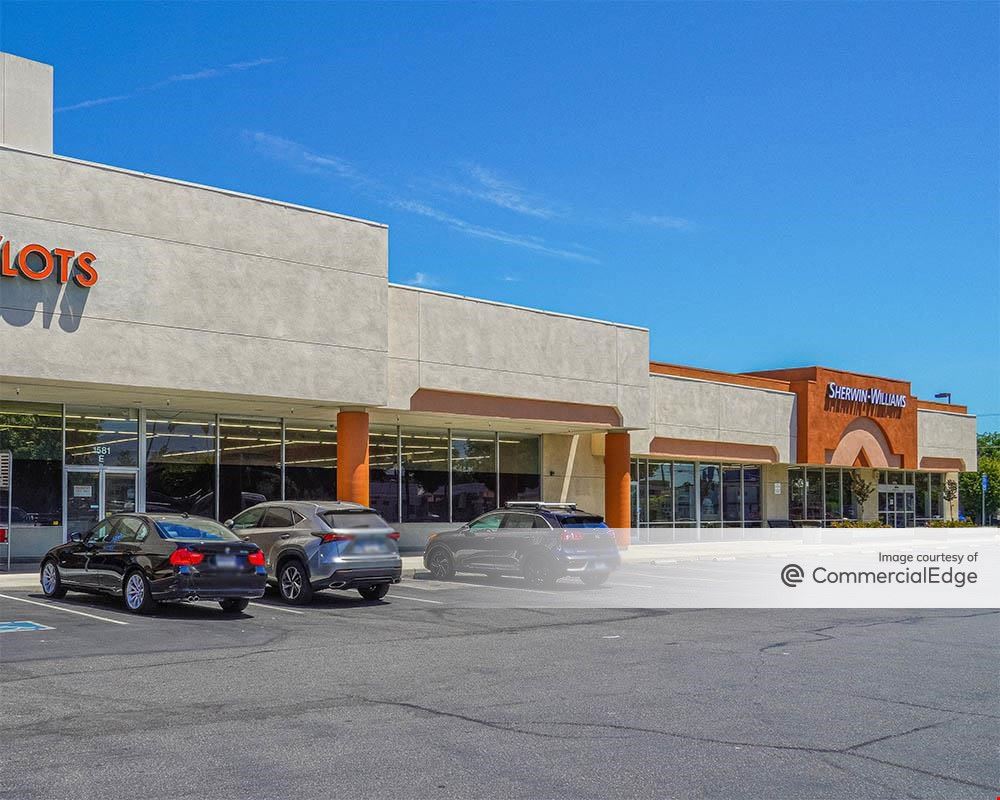 Wing's Shopping Center