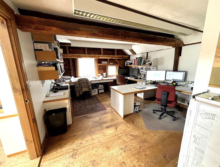 2048 Washington Street -- Barn/Office (entire building).