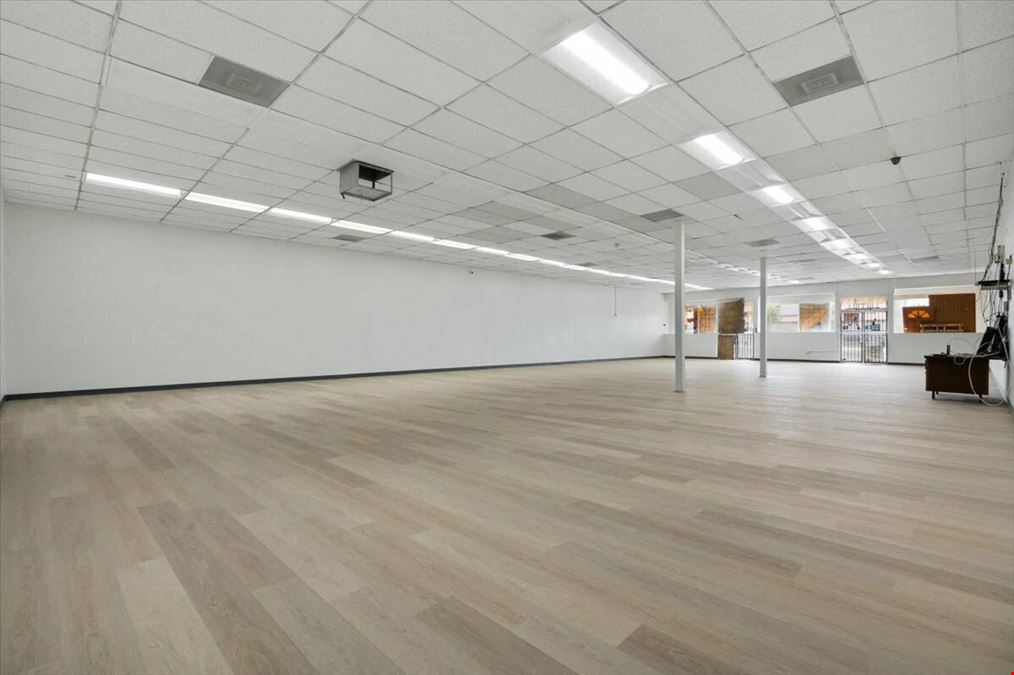 High Exposure Retail Building: 2 Units