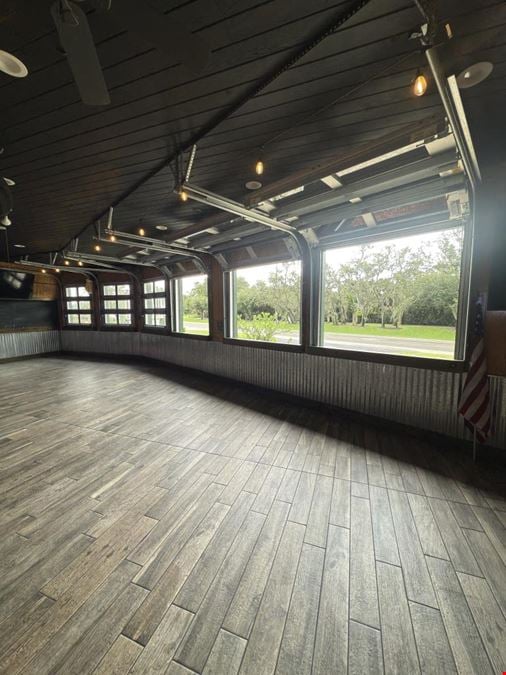 Freestanding Turn-Key Restaurant in Affluent Palm Harbor