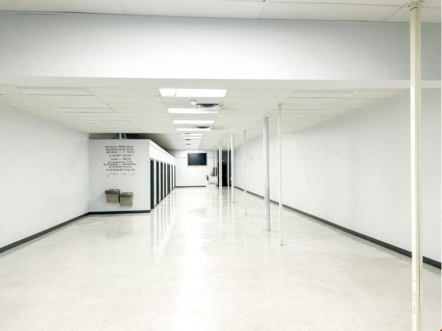 Nicholls Plaza: Commercial Suites for Lease along Visible Corridor