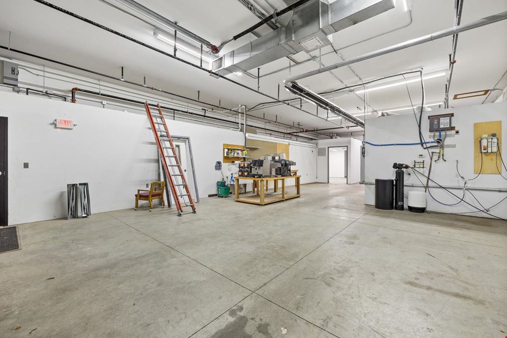 Mt Rushmore Road Office & Retail Flex Space