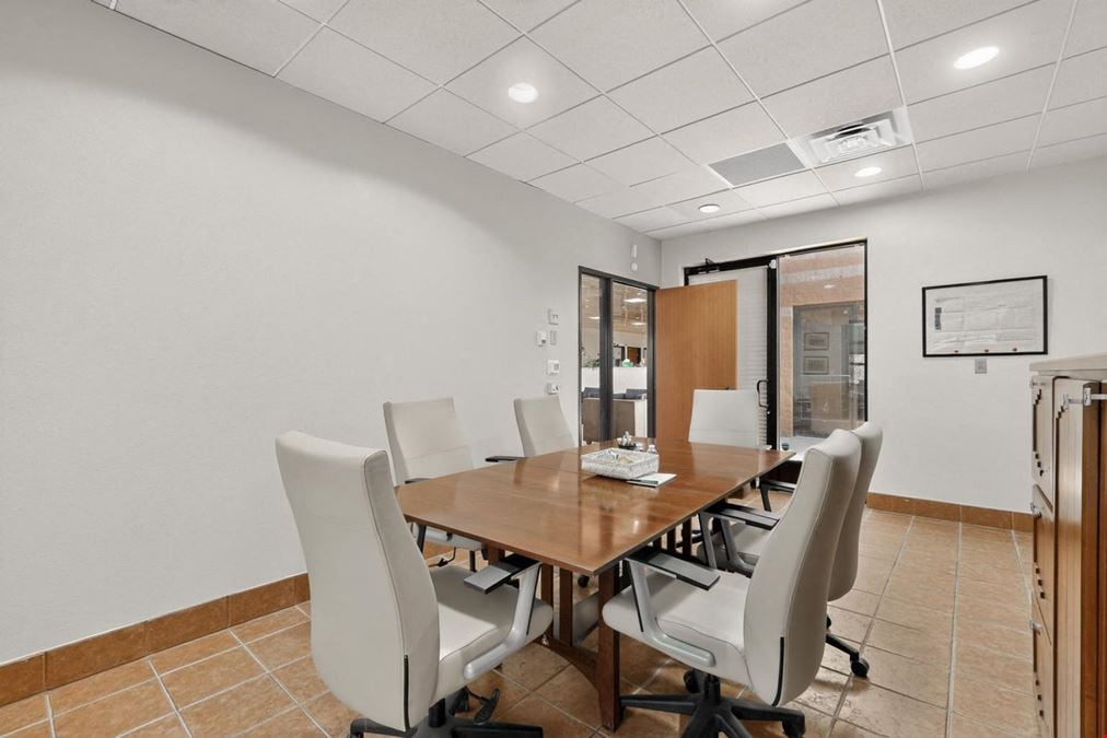 Free-Standing 2,908 SF Office with Montaño Frontage & 16 Spaces