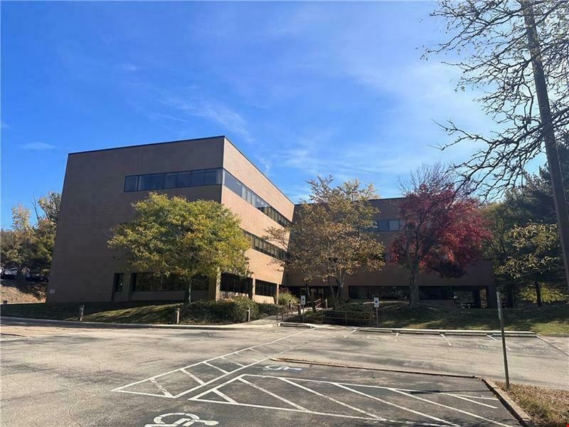 800 Regis Ave