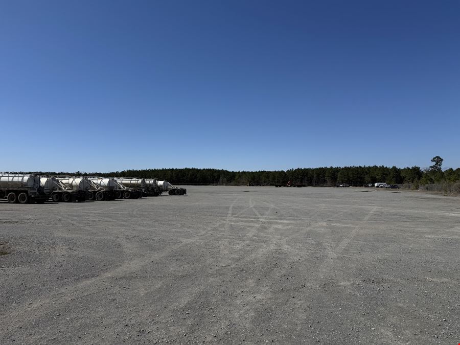 Industrial Office Warehouse with Yard for Sublease