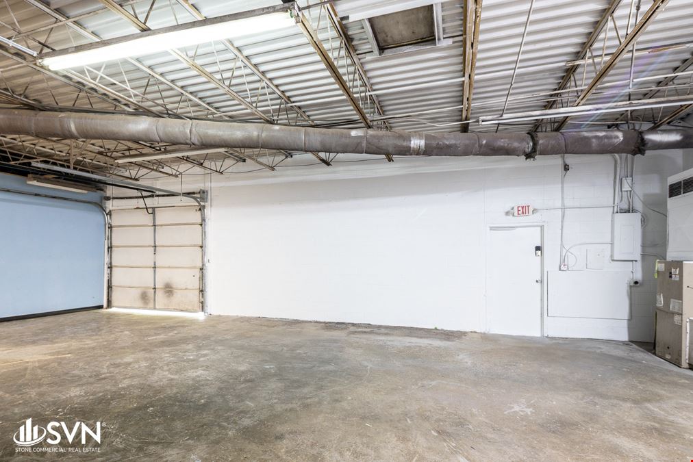 5320 SF Warehouse For Lease