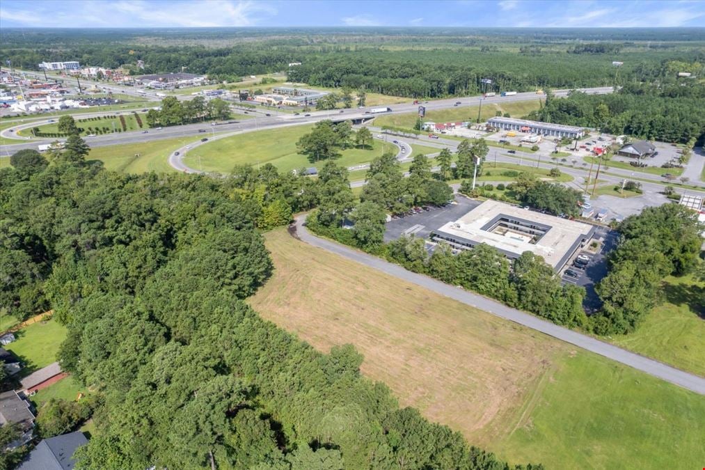 Remarkable Commercial Pad Site in the Heart of Richmond Hill!