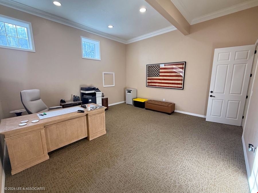 5215 SW 91st Ter - Haile Village Executive Office Suite