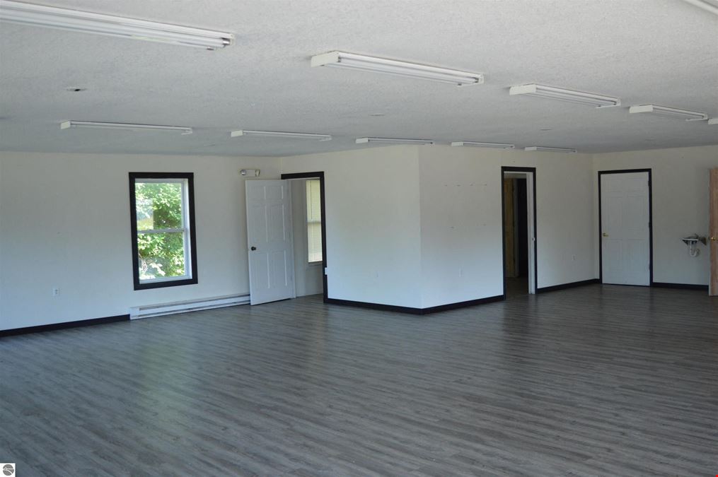 305 Elm St