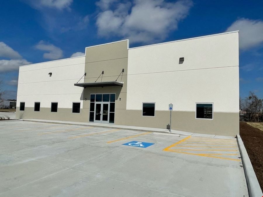 7,000 - 14,000 SF Industrial Space For Lease