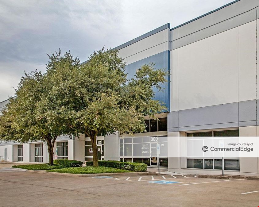 Diplomat Center
