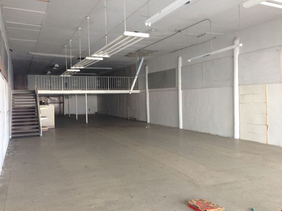 Nice Downtown Retail/Office Space For Lease