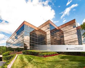 100 Bloomfield Hills Pkwy