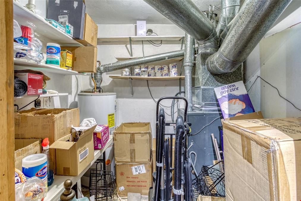 Live/Work Space - Boutique Shop in Chama, NM for Sale