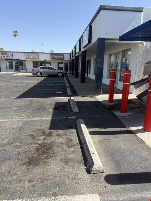 Desert Valley Plaza