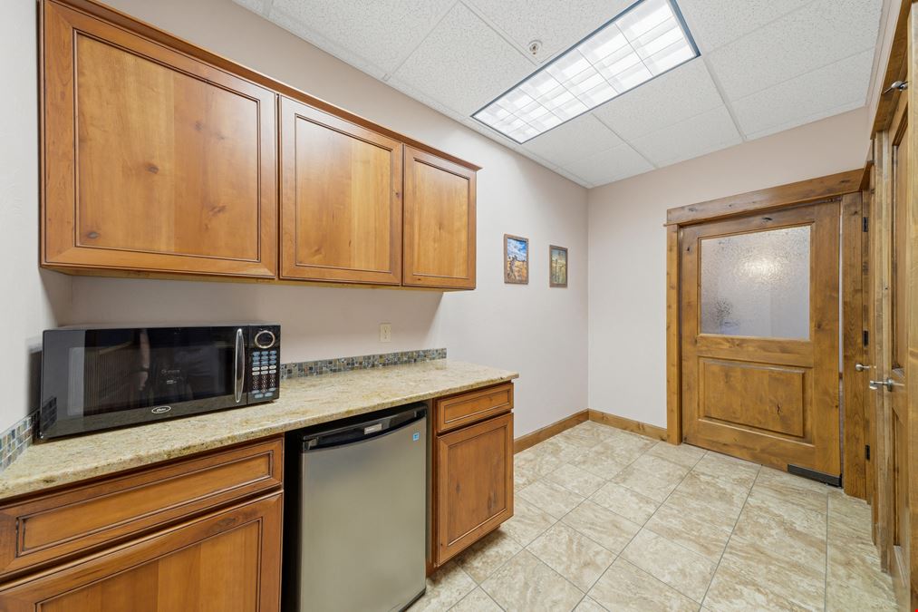 1940 West Dickerson Street, Suites 102 A-C