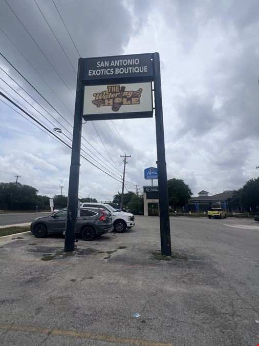 9809 Fredericksburg Rd