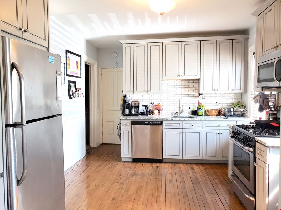 Multifamily property in Chicago, IL