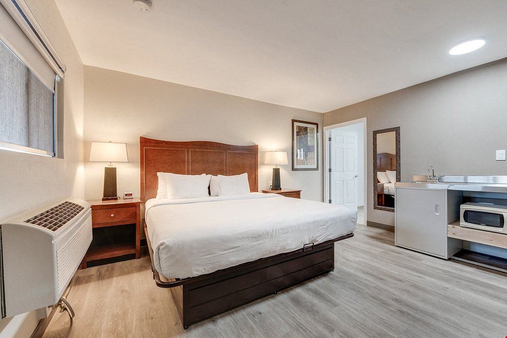 Quality Inn & Suburban Studios