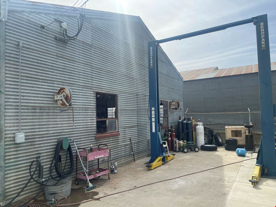 ±16,538 SF of Industrial Buildings (6) on ±1.96 Acres