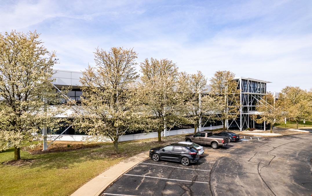 8 Penn Center West