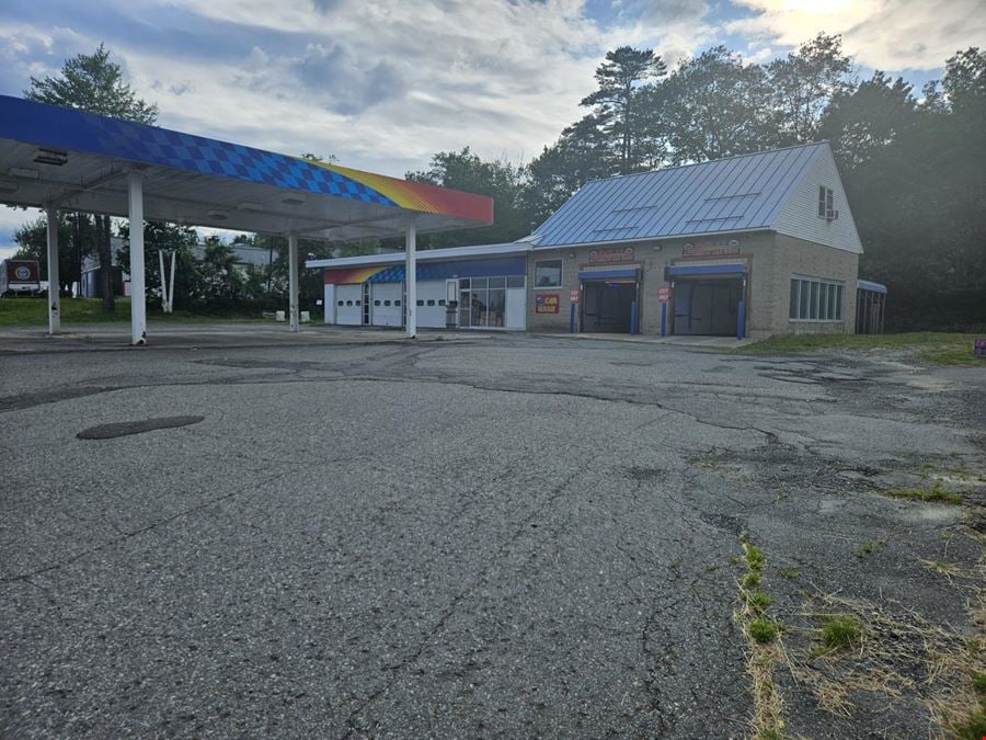 1049 N Main St