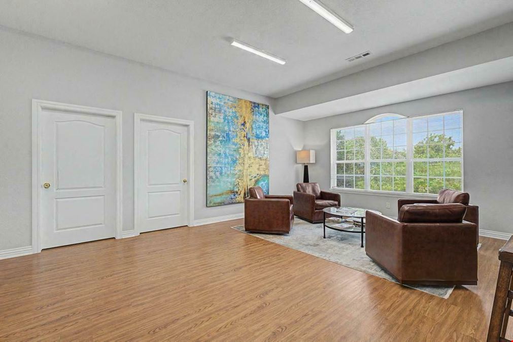 102 SE Executive Dr