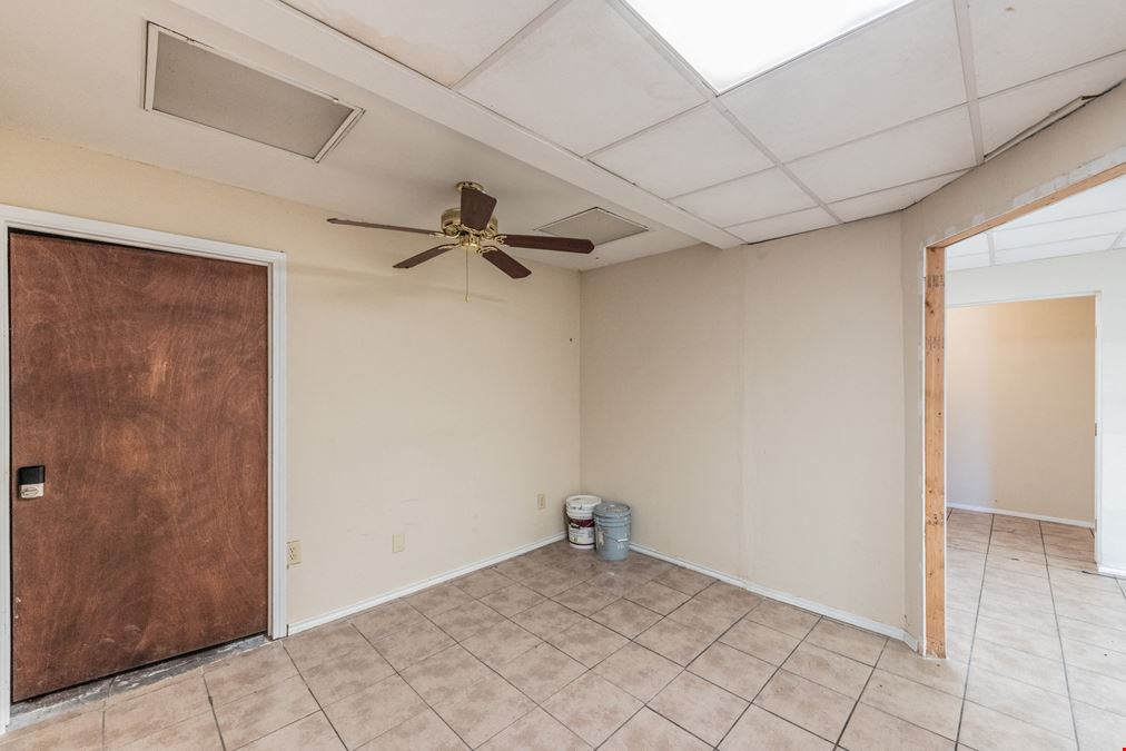 1006 West Ave #102 B