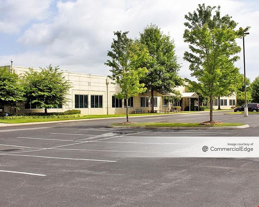 Pellissippi Corporate Center - 2401 Cherahala Blvd