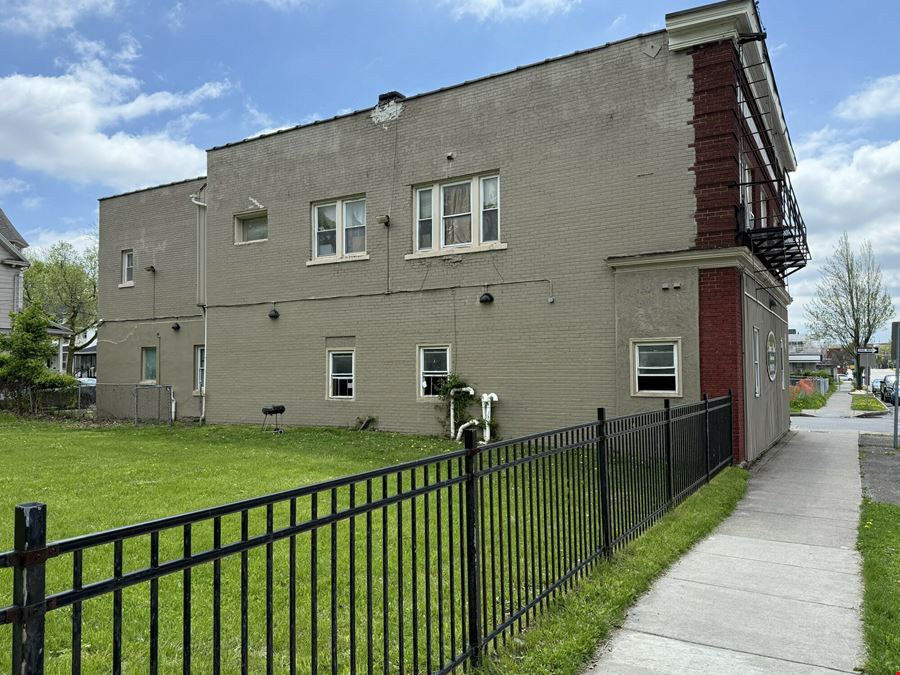 Lenox Point Apartments
