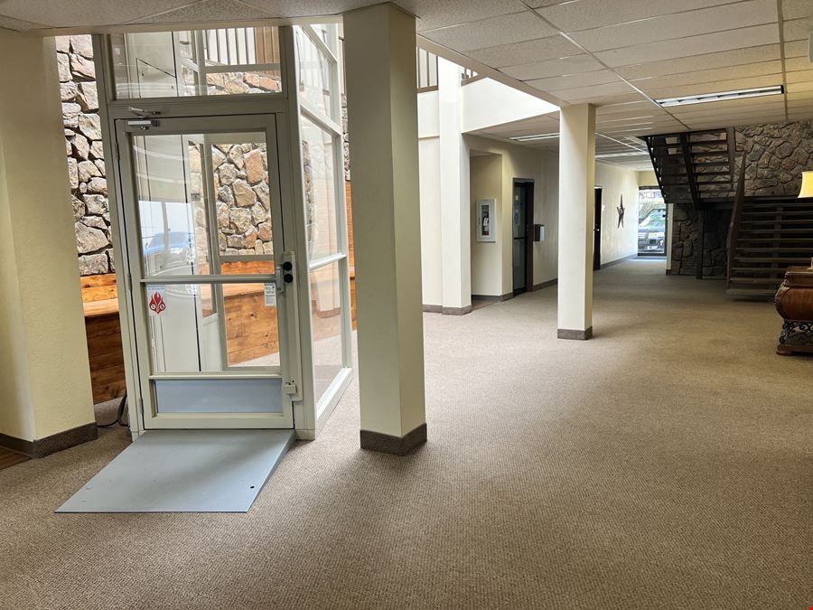 815 Trailwood Dr | Office