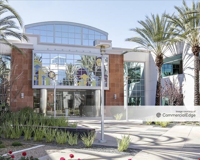 Governor Pointe Business Park - 6220 Greenwich Drive