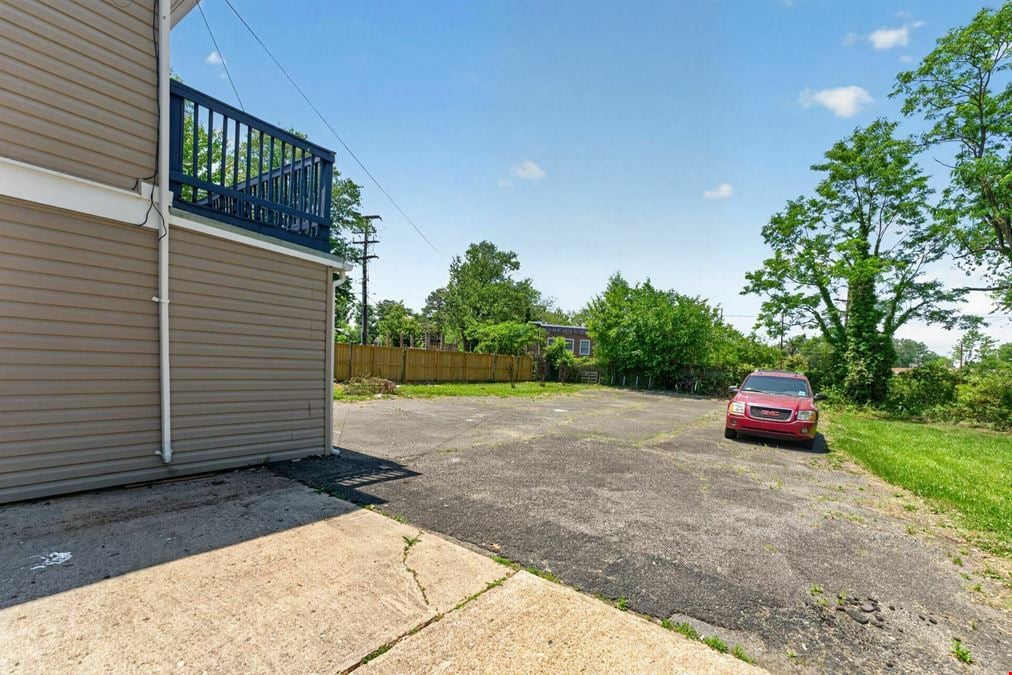 7205 Livingston Rd