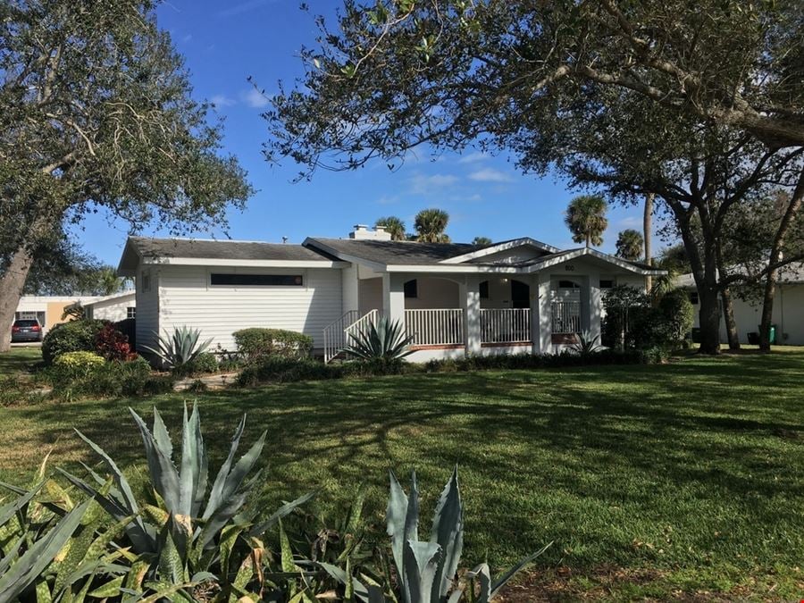 800 East Melbourne Avenue
