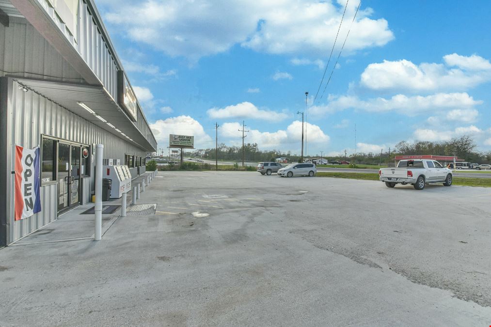 Prime Hwy 19 Retail Center + Liquor Store Business Included | Riverside, TX