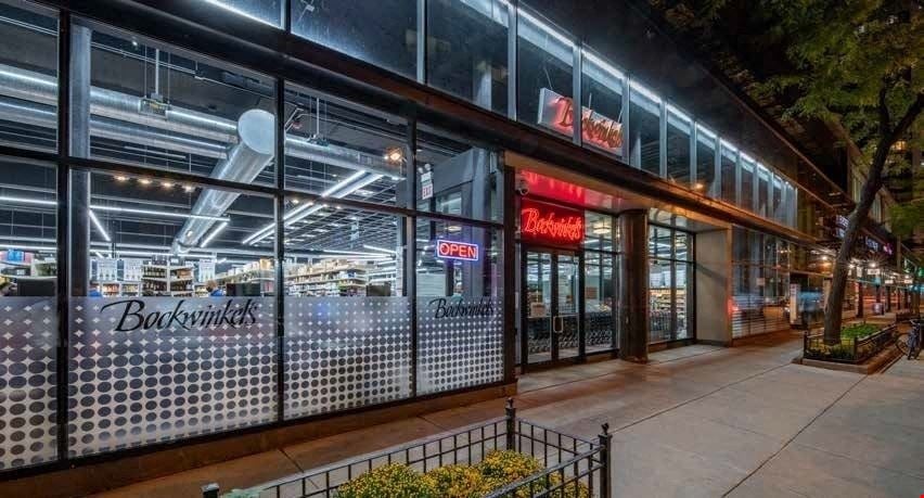 Corner Retail Space in Streeterville