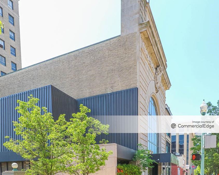 126 Central Plaza North