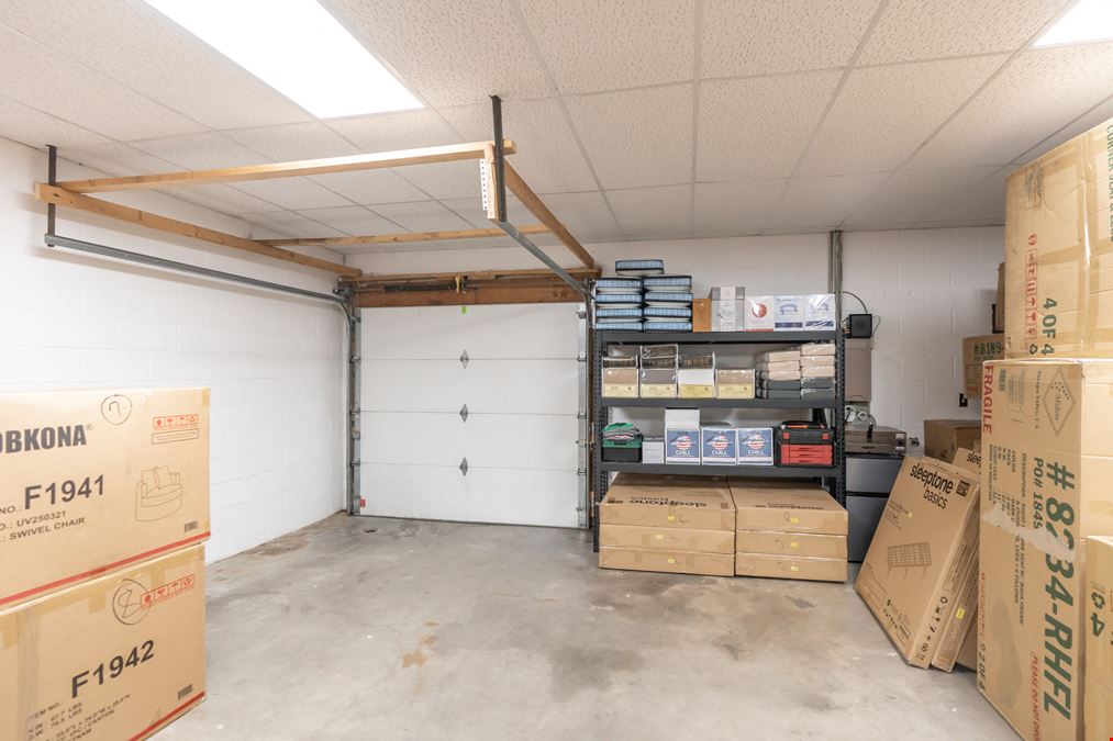 216 E Main St