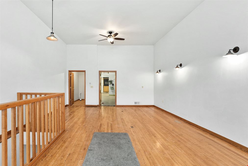 134 W Lincoln St