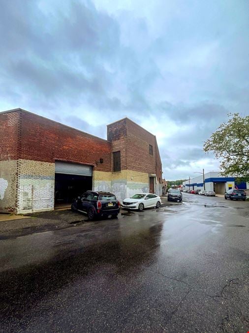 88-19 76th Avenue | 13,000 SF Warehouse for Sale with High Ceilings Delivered Vacant