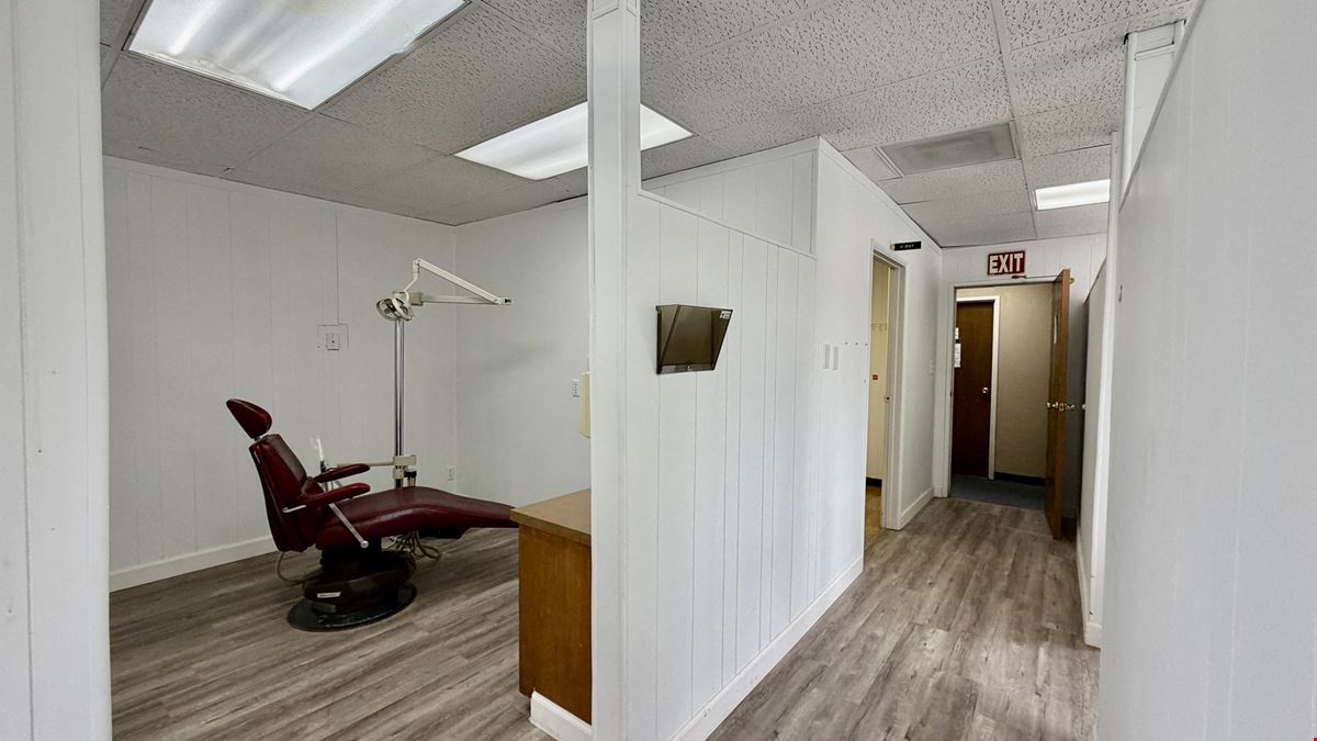 12610 Glenoaks Blvd.