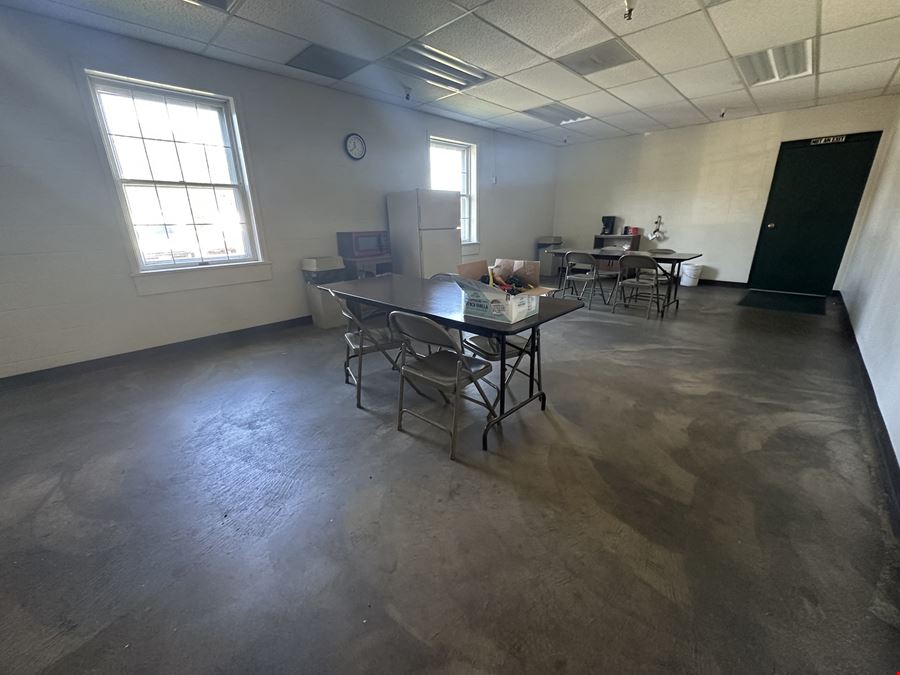 23,197 SQ.FT. INDUSTRIAL BUILDING ON 4 ACRES