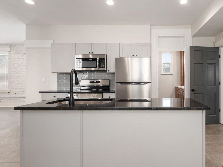 1029-1031 E Livingston Ave