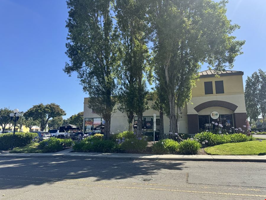 100% Leased Multi-Tenant Retail Investment
